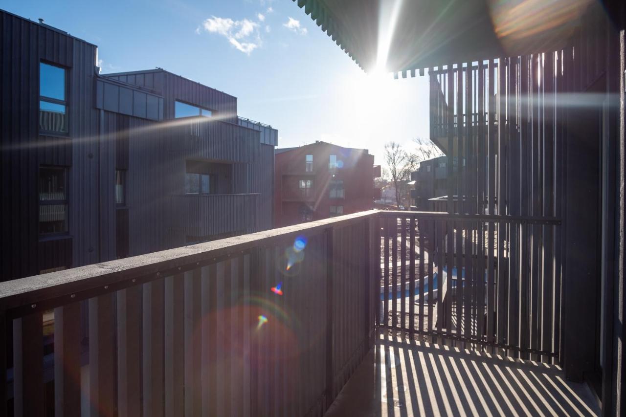 Dream Stay - Brand New Apartment With Balcony & Free Parking Reval Esterno foto