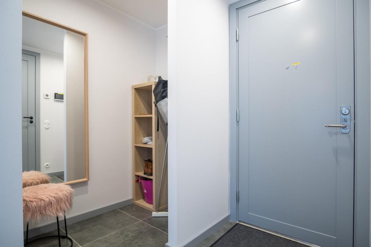 Dream Stay - Brand New Apartment With Balcony & Free Parking Reval Esterno foto